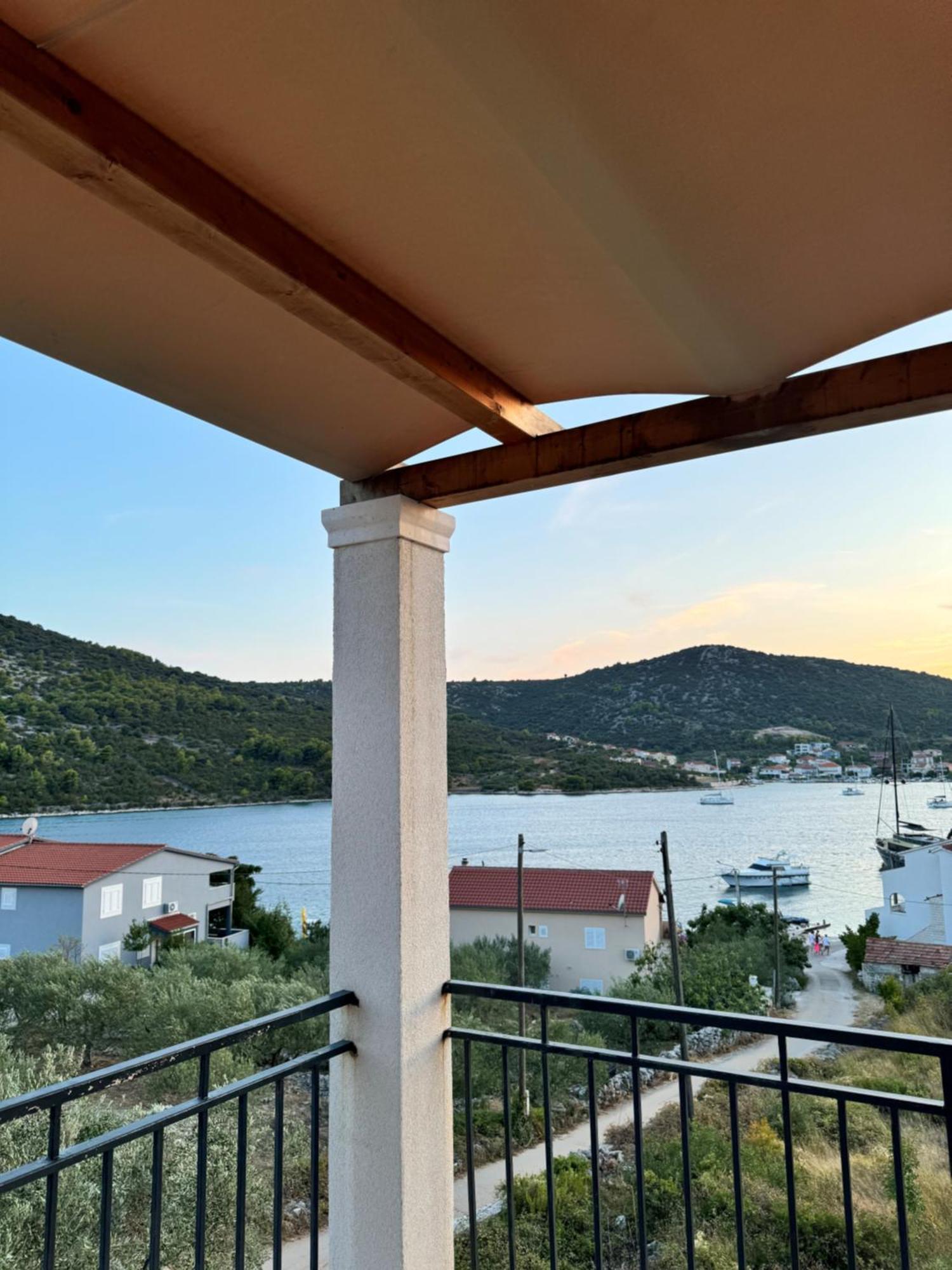 Apartman Vitanov Vinišće Exterior foto